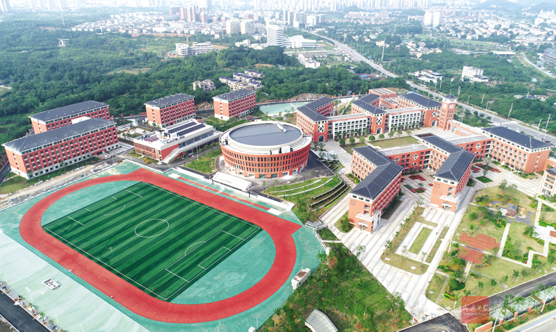 图文：咸宁市第一高级中学今秋投用