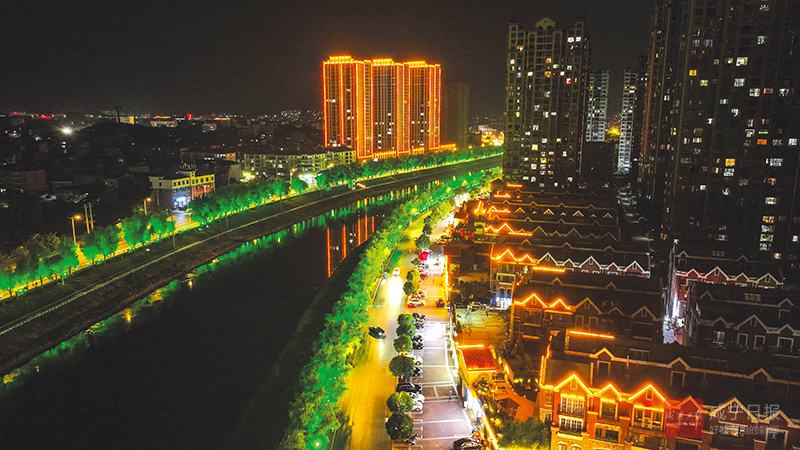 组图：点亮“夜经济” 升腾“烟火气”