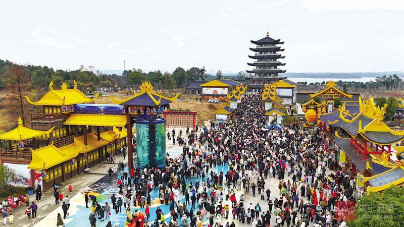 组图：春节假期，咸宁市文旅市场“马”力全开