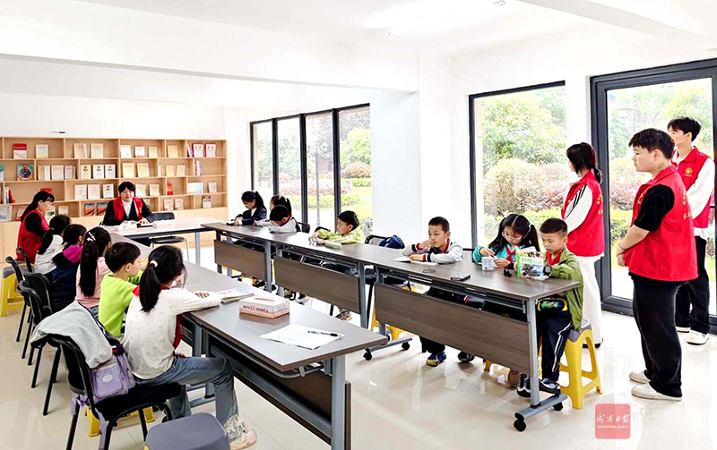 图文：公益课堂进社区