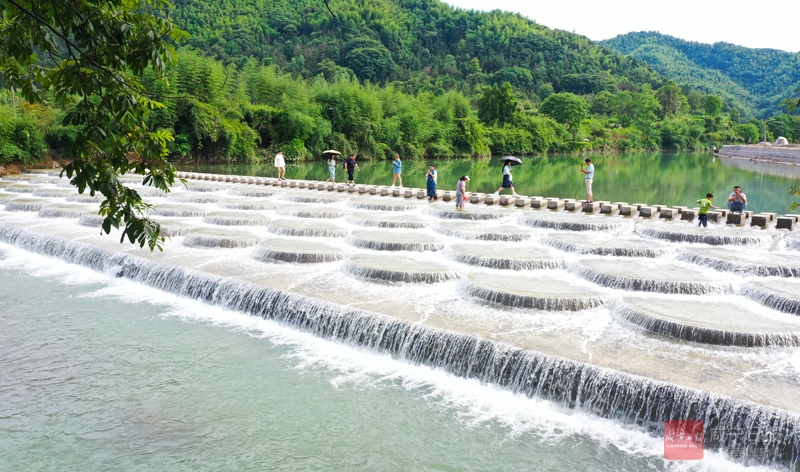 图文：湄溪村打造特色溯溪游