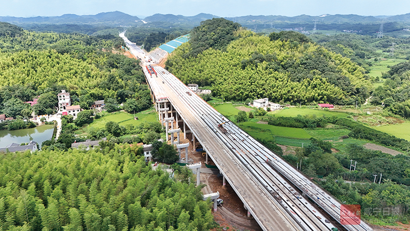 图文：咸宁南外环高速公路加快建设