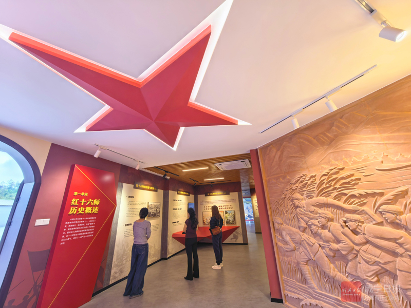 图文：红色沃土绘新卷