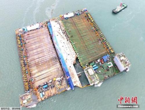 “世越”号打捞现场 “世越”号打捞现场