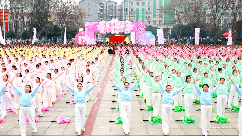 山城绽放“她力量”.jpg